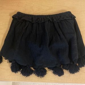 Black linen Pom Pom tube top.